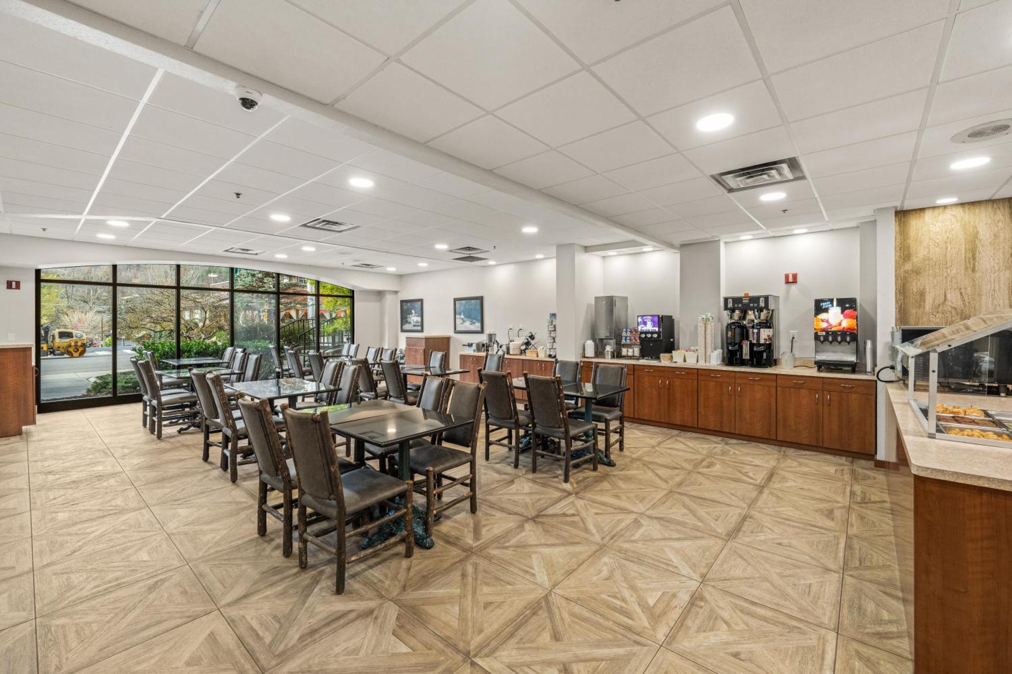 Black Bear Inn & Suites Гатлинбург Экстерьер фото