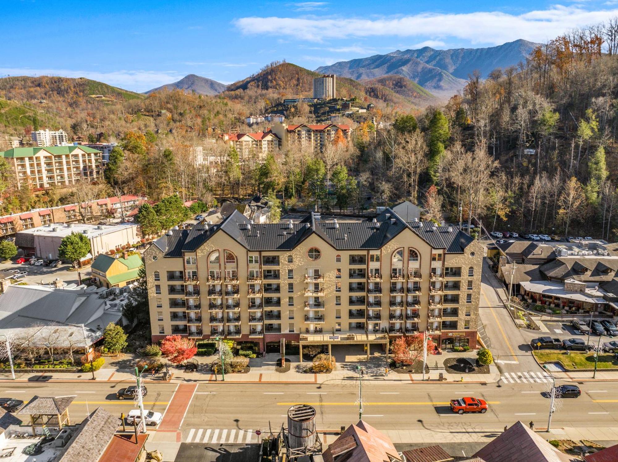 Black Bear Inn & Suites Гатлинбург Экстерьер фото