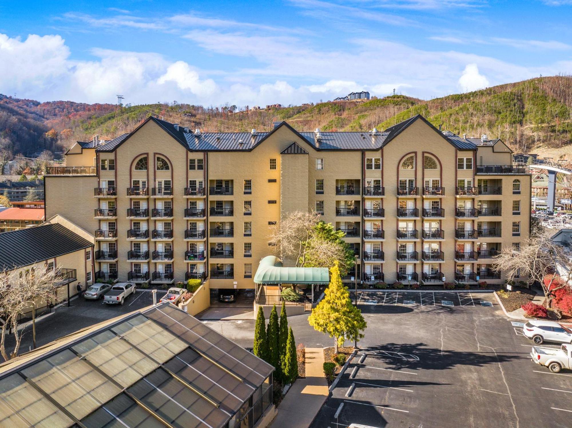 Black Bear Inn & Suites Гатлинбург Экстерьер фото