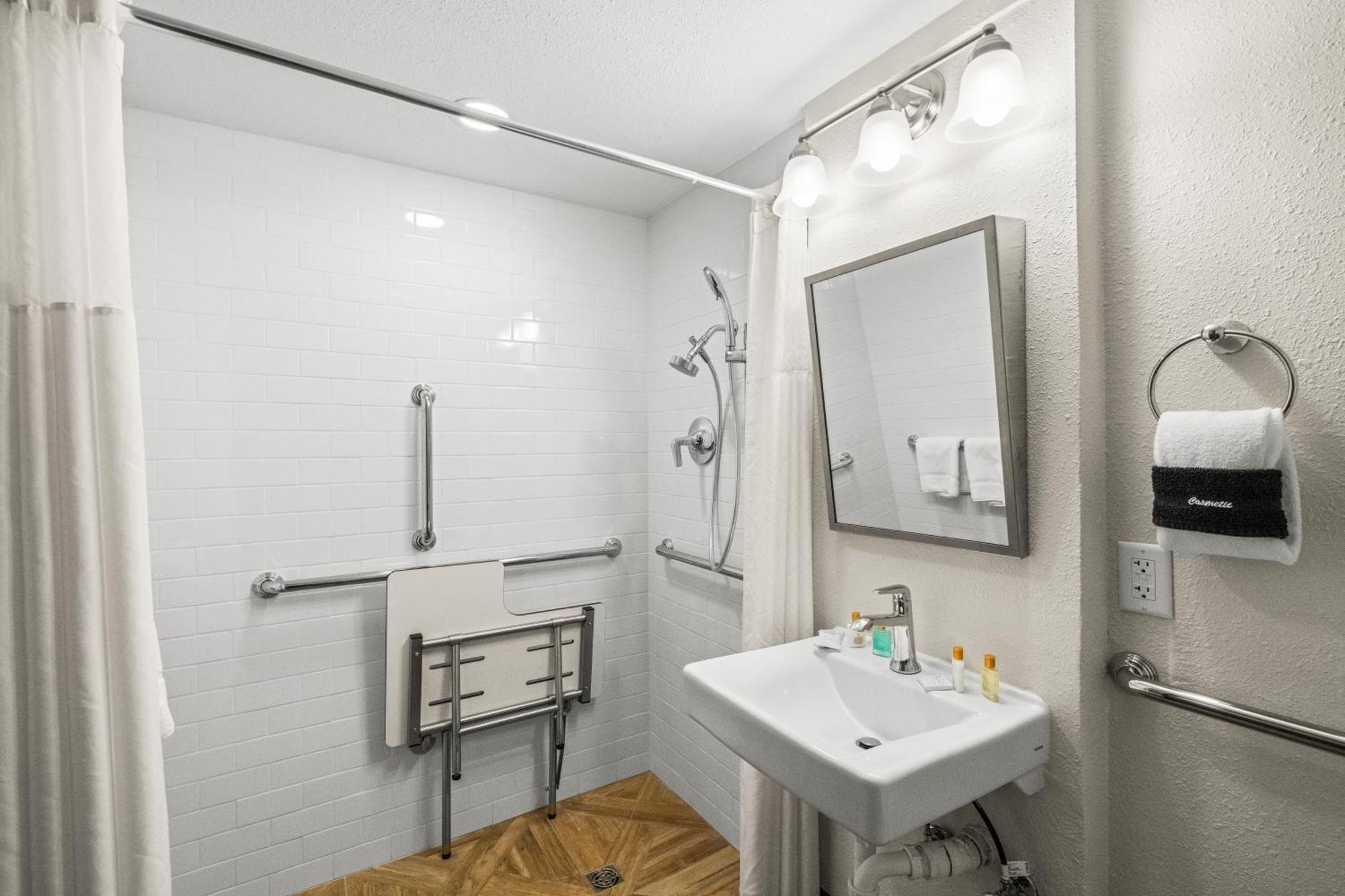 Black Bear Inn & Suites Гатлинбург Экстерьер фото