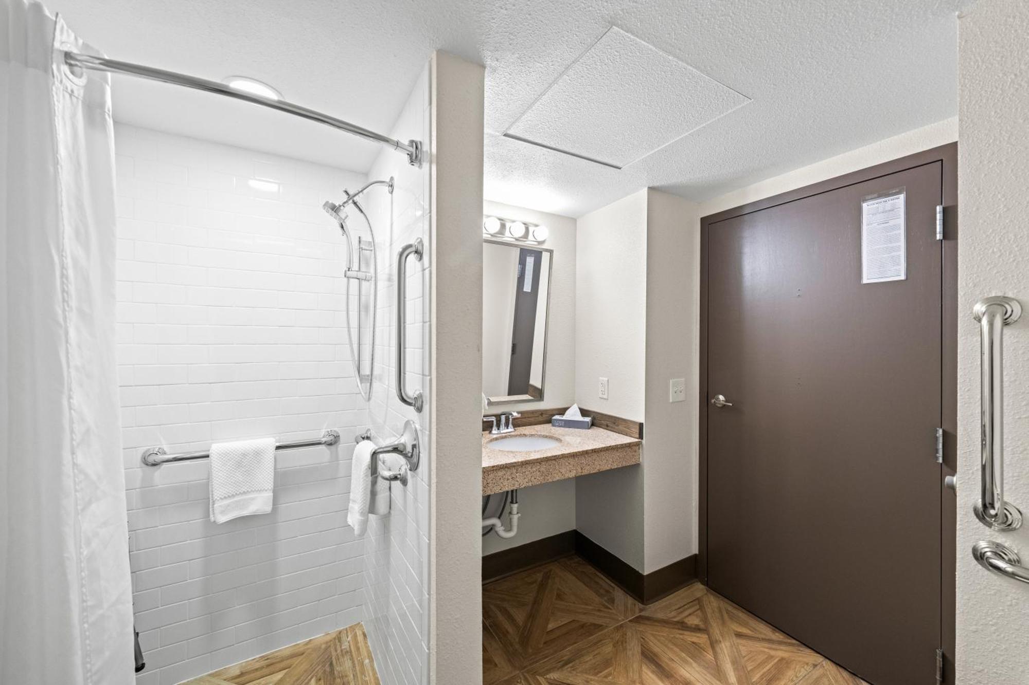 Black Bear Inn & Suites Гатлинбург Экстерьер фото